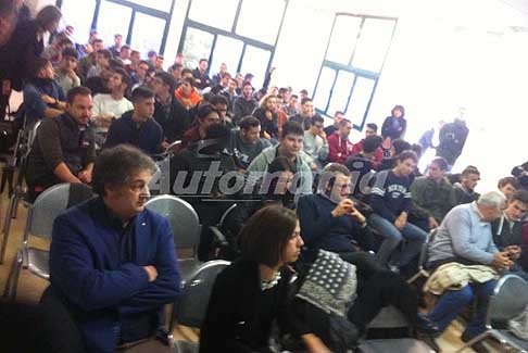 Conferenza Stampante 3D Isit Cento (Fe) - Stampante 3D aula magna gremita di studenti l´ISIT Bassi Burgatti di Cento (Ferrara)