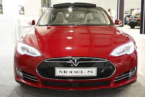 Verona Legend Car - Tesla Model S al Verona Legend Car edizione 2015 width=