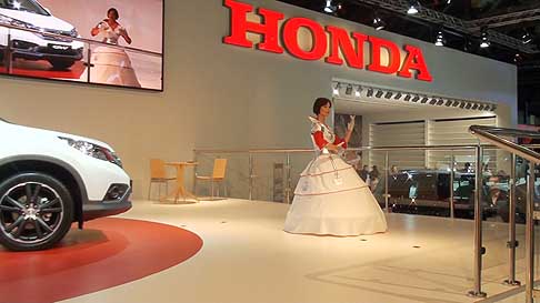 Honda - The U3-X hidden under the rider´s costume at the MIAS 2012 width=