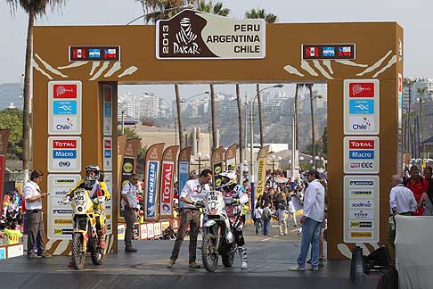 Dakar 2013 - Thomas Bourgin n.106 la sua partenza a Lima alla Dakar 2013 width=