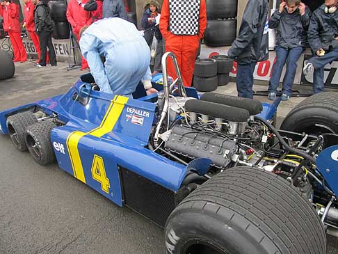 Film di Niki Lauda - Monoposto Tyrrell P34 del 1976 6 wheeler nel Film Rush width=
