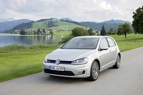 Volkswagen - Volkswagen Golf width=