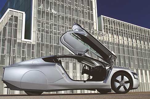 Volkswagen - Volkswagen XL1 percorre 111 km con 1 litro di carburante width=