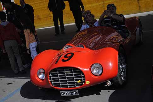 Auto d´epoca - Macchine biposto storica che ha gareggiato alla corsa di regolarità del Gran Premio di Bari 2010 tragata Milano width=
