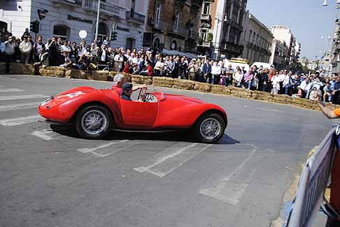 Auto storica - Vettura d´epoca in pista nel circuito cittadino di Bari per la rievocazione delle gare Formula 1 tenutesi a Bari dal 1947 al 1956 width=
