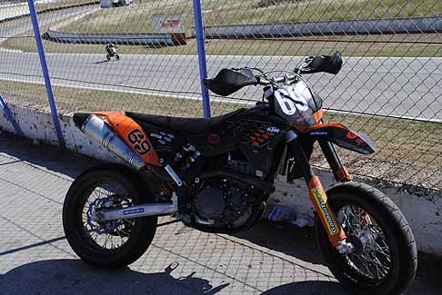 Preparativi Donne e Motori 2011 - Moto da competizione KTM width=