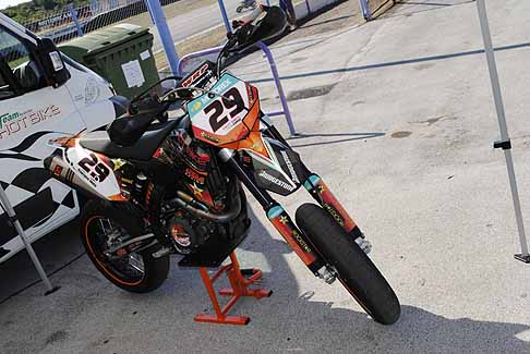 Preparativi Donne e Motori 2011 - Moto KTM racing corse width=