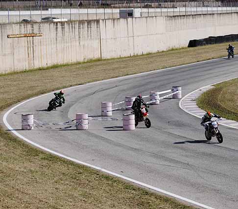 Preparativi Donne e Motori 2011 - Moto nel circuito di Binetto width=