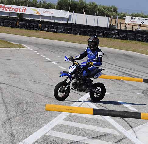 Moto - Moto di piccola cilindrata in rientro ai Box width=