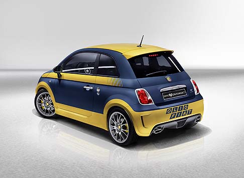 Abarth - Le vetture del programma Abarth fuoriserie presentano peculiarità e specifiche, come il propulsore 1.4 Turbo T-Jet 16v potenziato a 180 CV e il cambio Abarth Competzione meccanico elettroattuato con comandi al voltante. width=