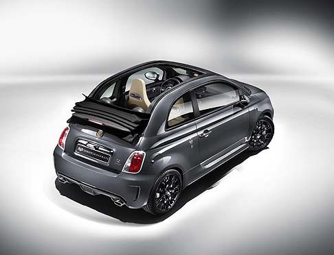 Abarth - Dettagli estetici e specifiche tecniche restano le medesime di questa Limited Edition, premiere del Salone di Parigi 2012, dove si fondono i valori di Abarth e Maserati width=