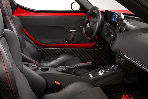 Alfa Romeo - Alfa Romeo 4C interni pelle e microfibra con sedili sportivi width=