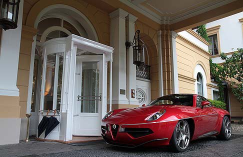 Alfa Romeo - Esperienza unica e coinvolgente, il Concorso d’Eleganza Villa d’Este 2013 è una vetrina che attrae in ogni suo appuntamento migliaia di appassionati di auto e moto storiche. width=