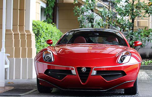 Alfa Romeo - Nell’ultima edizione, dove la Bugatti Type 57 SC Atlantic ha ottenuto ben due allori, vincendo sia il Trofeo BMW Group che la Coppa d’Oro Villa d’Este, assegnata da un referendum pubblico, trova spazio anche la creatività italiana.  width=