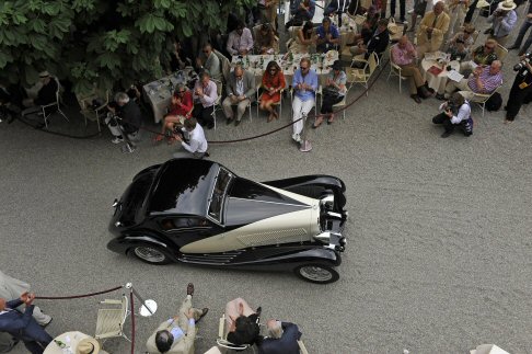 Alfa Romeo - Il modello Alfa Romeo 6C 1750 GS si è aggiudicato, oltre al “Best of Show del Concorso d’Eleganza” conferito dalla giuria e al premio attribuito dal pubblico, anche la Coppa d'Oro assegnata per referendum a Villa d’Este. width=