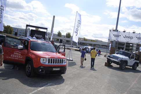 Jeep - Area 71 off-road Jeep alla Fiera del Levante di Bari width=