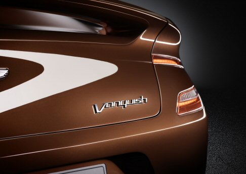 Aston Martin  - Maggiorata lievemente nelle dimensioni rispetto alla DBS, la Aston Martin Vanquish può essere ordinata in due configurazioni a 2 posti o 2+2.  width=