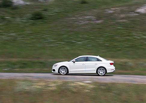 Audi - Un importante punto di forza della A3 Sedan è la ricca offerta di sistemi d’assistenza che vanno dall’adaptive cruise control all’Audi side assist, fino all’Audi active lane assist. width=