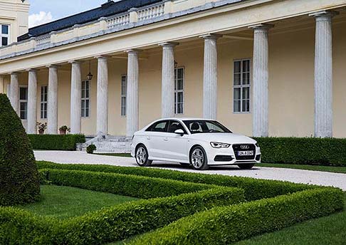 Audi - Nel design della Audi A3 Sedan il concetto dei tre volumi si fonde con la dinamicità delle linee delle coupé.  width=