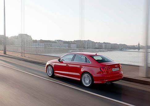 Audi - La nuova Audi può essere equipaggiata come optional con fari interamente in tecnologia LED. width=