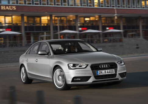 Audi - Il frontale sfoggia nuovi fari anteriori, evocativi delle sorelle A5 e A6, luci diurne continue e gruppi ottici posteriori aggiornati width=