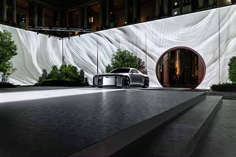 Audi - Audi Concept C presentata in anterpima a Milano all´evento Strive for Clarity. Audi Concept C prende ispirazione dall’Auto Union Type C. Scopri le foto esclusive!