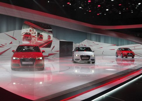 Audi - La premiere d’attacco del parterre elvetico è la nuova Audi A3, uno dei modelli di punta del carnet, che con il suo debutto ha inaugurato un nuovo filone interpretativo dell’automotive, dando vita al segmento delle compatte premium. width=