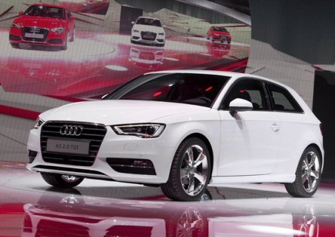 Audi - Pur conservando la medesima lunghezza, il restyling offre un passo allungato, che ora arriva a 2,60 metri.  width=