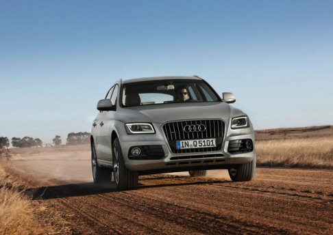Audi - Si parte da 37.600 euro per la motorizzazione 2.0 TDI anteriore manuale 143 CV, per toccare quota 57.500 euro del top della gamma 2.0 TFSI hybrid quattro tiptronic 245 CV. width=