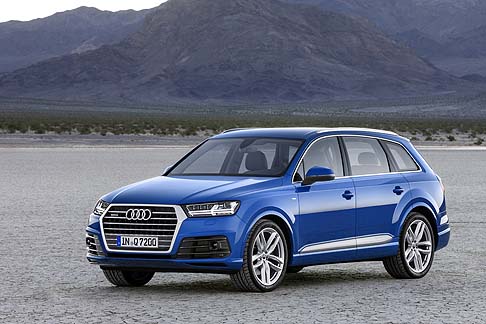 Audi - Anche se le dimensioni risultano più contenute, lo spazio a bordo è stato aumentato per assicurare il massimo comfort. Migliorati anche i contenuti tecnologici, che si avvalgono un sistema di infotainment aggiornato. width=