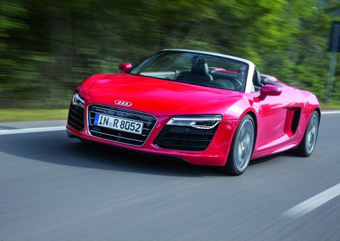 Audi - Attesa sulle strade a partire dalla fine del 2012, la sportiva di Ingolstradt è declinata in due varianti di carrozzeria (Coupé e Spyder) e tre motorizzazioni. width=