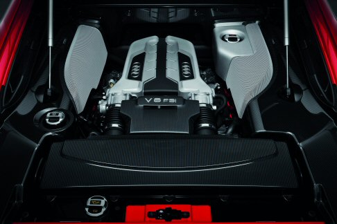 Audi - Nell’impianto frenante tutti i dischi freno sono autoventilanti e forati e la loro struttura a margherita ne riduce il peso. width=