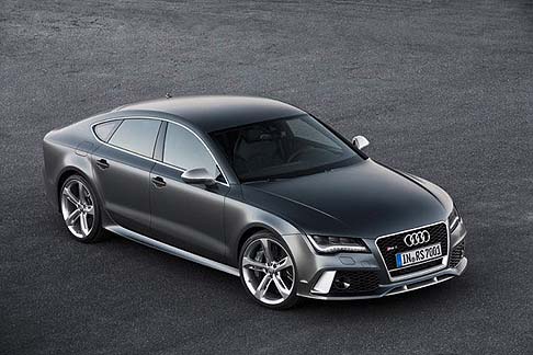 Audi - Sportiva e spaziosa coupè a cinque porte, la nuova Audi RS 7 Sportback stupisce per le sue qualità dinamiche e il grande appeal estetico. width=