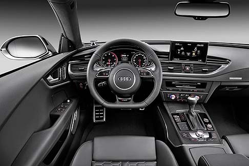 Audi - L'offerta degli optional include il display head-up, l'advanced sound system firmato Bang & Olufsen , i sistemi di assistenza alla guida, tra cui l'adaptive cruise control con funzione Stop&Go. width=