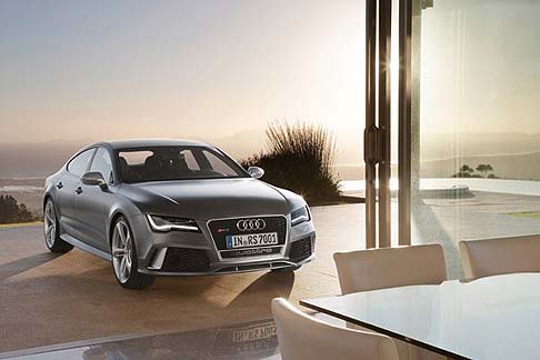 Audi - Secondo i dati ufficiali, la RS 7 Sportback scatta da 0 a 100 km/h in 3,9 secondi, mentre la velocità massima è limitata a 250 km/h, ma può arrivare a 280 km/h e a 305 km/h con i due pacchetti optional Dynamic e Dynamic plus.  width=