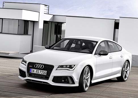 Audi - In abbinamento al propulsore viene offerto un cambio tiptronic a otto rapporti e la trazione integrale permanente quattro. width=