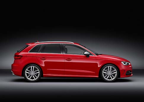 Audi - Audi S3 è in vendita a partire da 38.350 euro, che salgono a 40.550 euro in presenza del cambio S tronic. width=