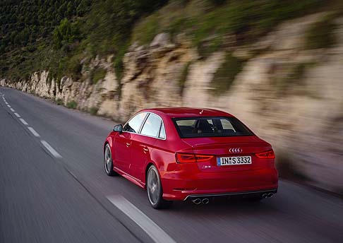 Audi - Il cuore della Audi S3 Sedan è il motore 2.0 TFSI con sovralimentazione turbo e iniezione diretta. width=