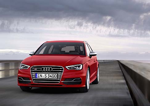 Audi - Restyling all’insegna del dinamismo per la rinnovata Audi S3 Sportback, che vedremo sulle strade a partire da settembre prossimo. width=