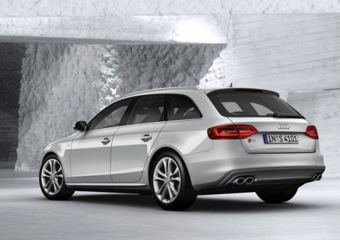 Audi - La vettura, già disponibile in Germania, mentre nel resto d´Europa arriverà all’inizio del 2012, offre un listino prezzi ritoccato di soli 475 euro width=