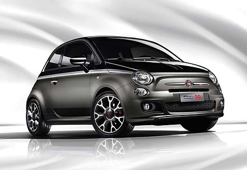 Fiat - Per la prima volta presentata al pubblico nella versione cabriolet e disponibile anche nella configurazione berlina, la nuova Fiat 500 GQ nasce dalla collaborazione con Gentlemen's Quarterly. width=