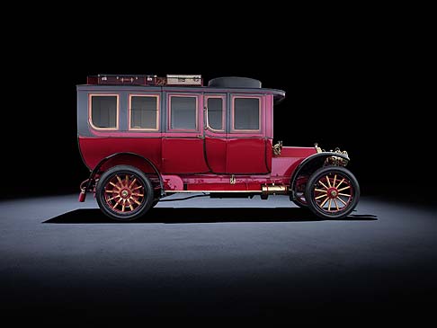 Mercedes - Ritorna attesissimo dagli appassionati delle auto retrò, l’appuntamento annuale con l’evento Auto e Moto d’Epoca di Padova, la più importante manifestazione fieristica del settore in Italia. width=