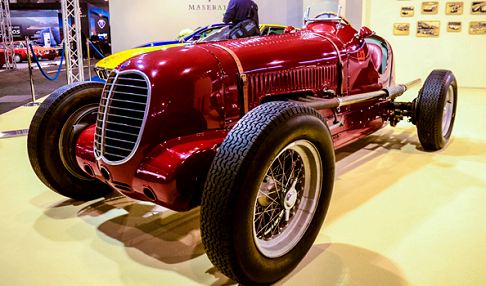 Auto e Moto Classiche - Auto storiche esposte alla Fiera di Padova 2013 width=