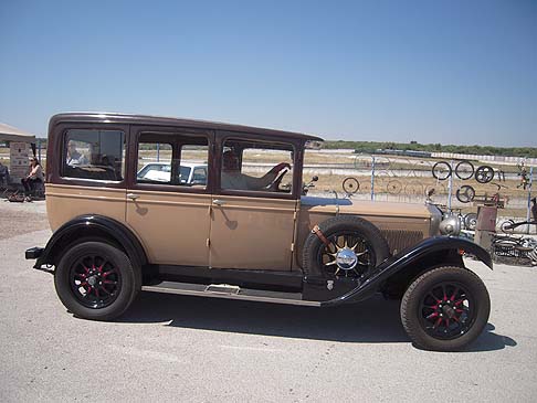 Fiat - Modelli storici risalenti anche agli anni ’30 hanno destato l’ammirazione del pubblico presente.  width=