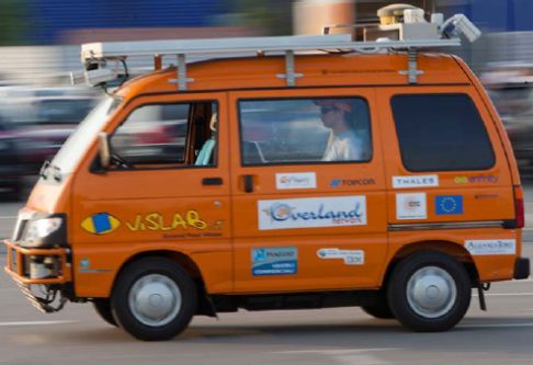 Vislab - Veicolo senza pilota utilizzato per l´attraversata dall´Italia alla Cina width=