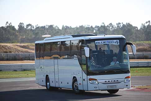 Daimler - Mecedes-Benz autobus TecDay Road del futuro width=