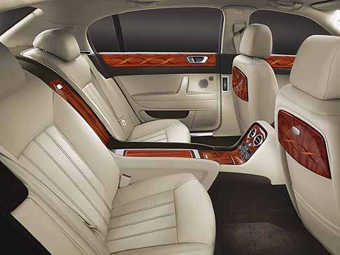 Bentley - Bentley Continental Flying Spur by Linley interni lussuosi del posteriore vettura. Interni luxury car Bentley Continental Flying Spur by Linley width=