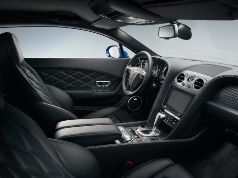 Bentley - Il sistema di Infotainment di bordo con touchscreen da 8 pollici e 30 GB di archiviazione integra ora la navigazione satellitare Personal Points of Interest. width=