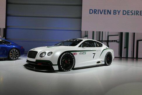 Bentley - Con un telaio sviluppato per la trazione posteriore, meccanica sportiva all'avanguardia e un pacchetto aerodinamico completo, il concept GT3 intende tornare agli allori sportivi entro la fine del 2013. width=