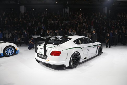 Bentley - Al debutto troviamo anche la nuova Continental GT Speed, abbinata al motore W12 dalla sospendente potenza di 625 CV . width=